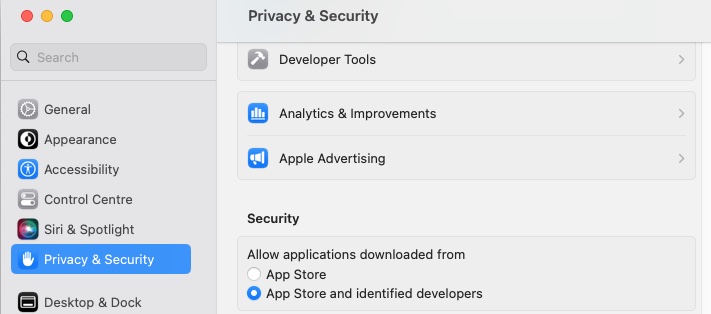 Apple Gatekeeper открывает приложения только из магазина приложений, идентифицированного разработчиком
