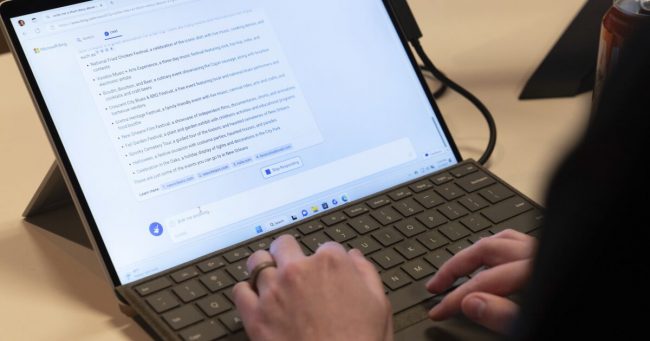 Колонка: ChatGPT, Bing и Google полагаются на «призрачных» работников