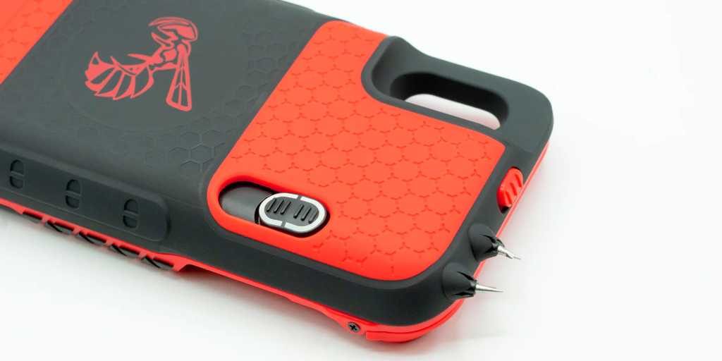 Британские полицейские предупреждают об аресте мальчика с электрошокером, замаскированным под