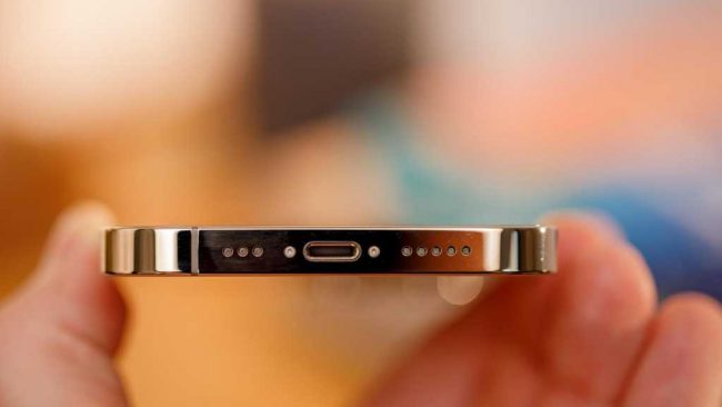 Переход iPhone с Lightning на USB-C может дорого обойтись Apple