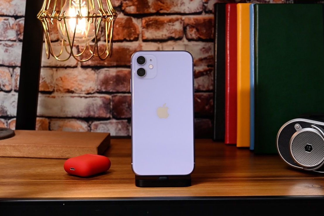 iPhone 11 продержался неделю на глубине 7 метров в озере