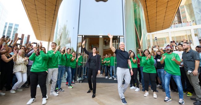 Apple BKC открылся в Мумбаи