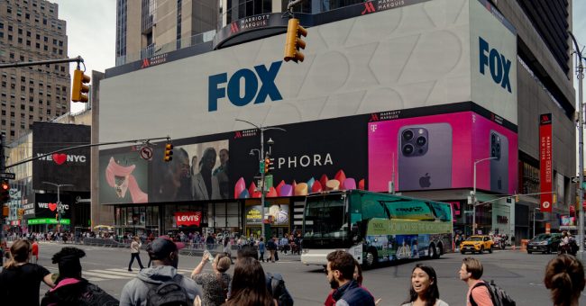 Fox оспаривает возможный ущерб, поскольку судья откладывает судебный процесс по