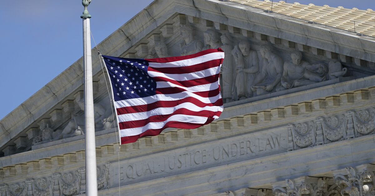 Могут ли государственные чиновники блокировать онлайн-врагов? Верховный суд сказать