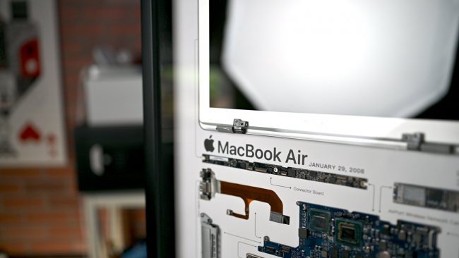 Повесьте культовый Mac на стену