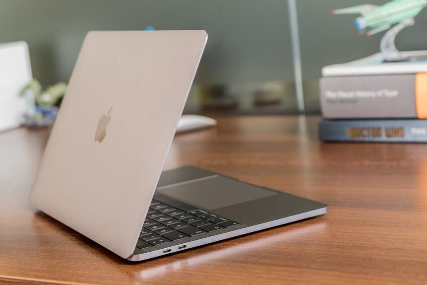 Сообщается, что Apple готовит несколько новых MacBook к WWDC