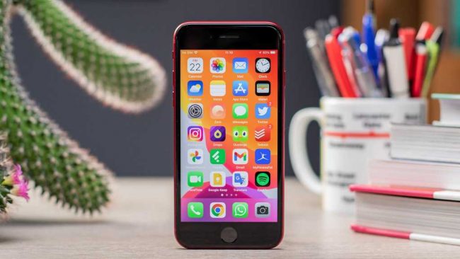 Вернувшийся к жизни iPhone SE 4 теперь снова мертв