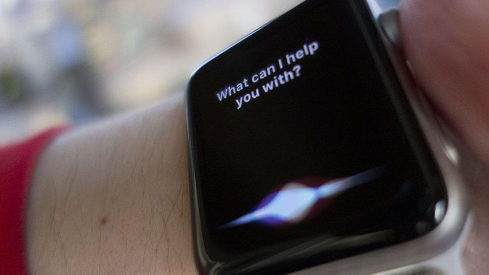 Siri на Apple Watch