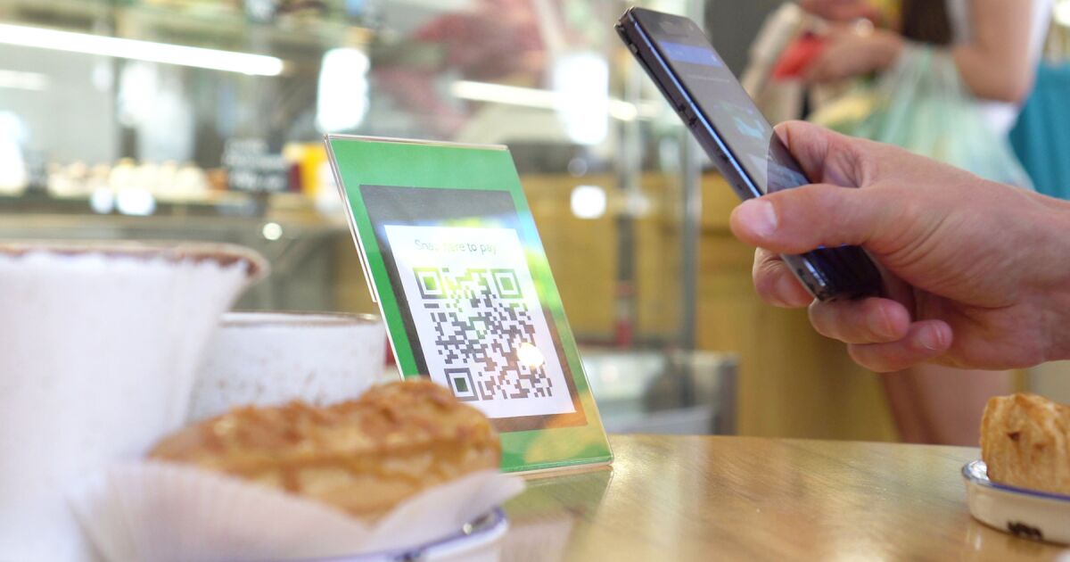 Мнение: У меня никогда не было смартфона. Общество не должно