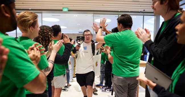 Apple Tysons Corner снова открывается в Вирджинии