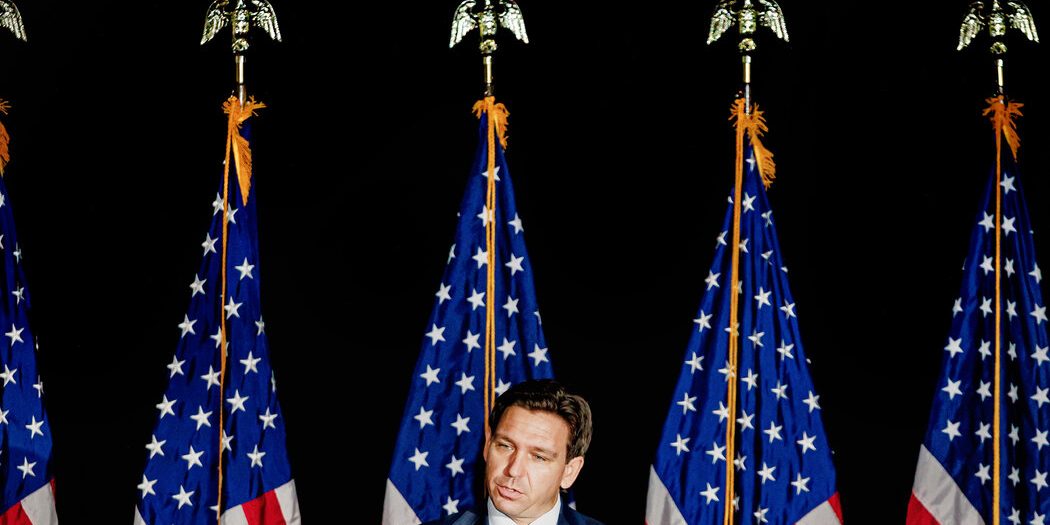 Рон ДеСорос? Сторонники теории заговора нацелились на соперника Трампа.