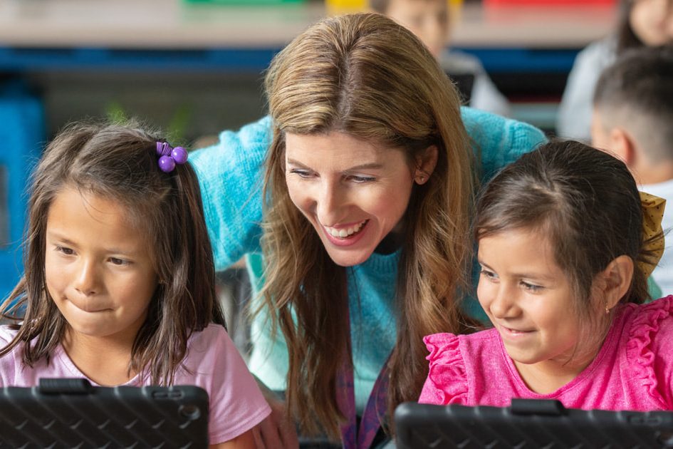 Школьный округ Калифорнии переосмысливает образование с помощью Apple Learning Coach