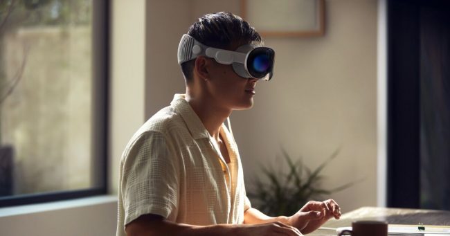 Скептически относитесь к планам Apple по созданию гарнитуры VR совместно