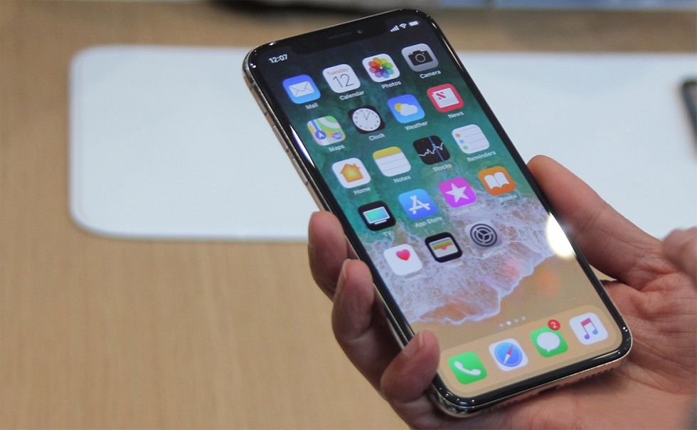 Если у вас есть iPhone 8 или iPhone X, вам,