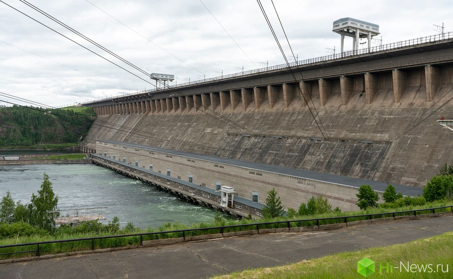 Как выглядит Братская ГЭС. Красота и мощь Братской ГЭС. Фото.