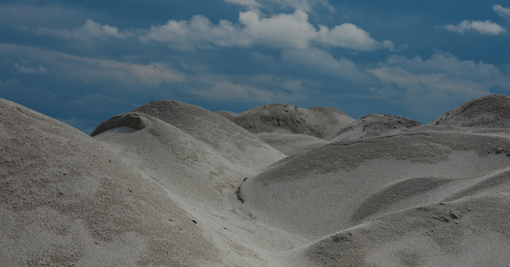 Дефицит лития подталкивает автопроизводителей к горнодобывающему бизнесу