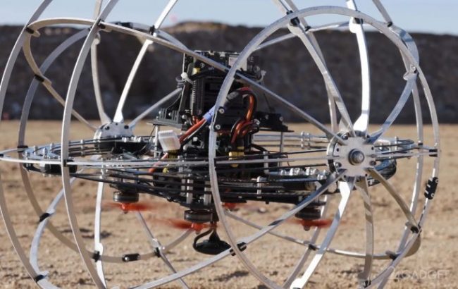 Новый сферический бот может летать и катиться по земле (видео)