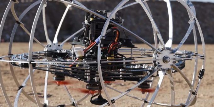 Новый сферический бот может летать и катиться по земле (видео)