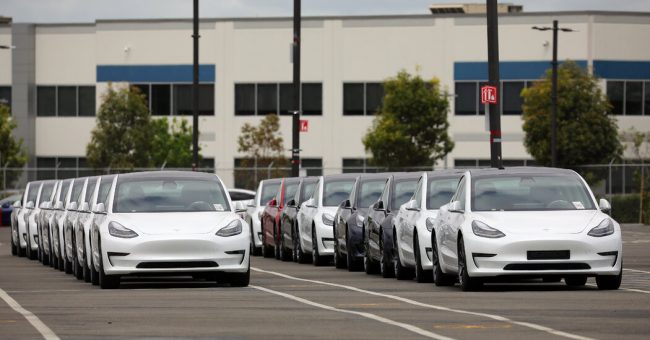 Продажи и поставки Tesla во втором квартале растут, поскольку налоговые