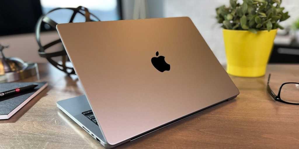 Возьмите MacBook Pro в максимальной комплектации и сэкономьте 1600 долларов