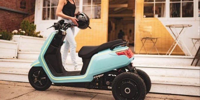 трёхколёсный электроскутер с предотвращением падения (2 фото + видео) »