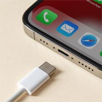 Появились снимки USB-C порта, который появится в iPhone 15