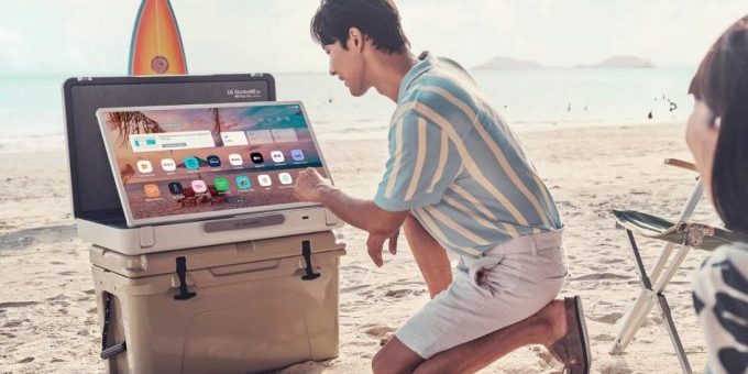 LG начала продажи своего телевизора-в-чемодане за $1000 (3 фото +