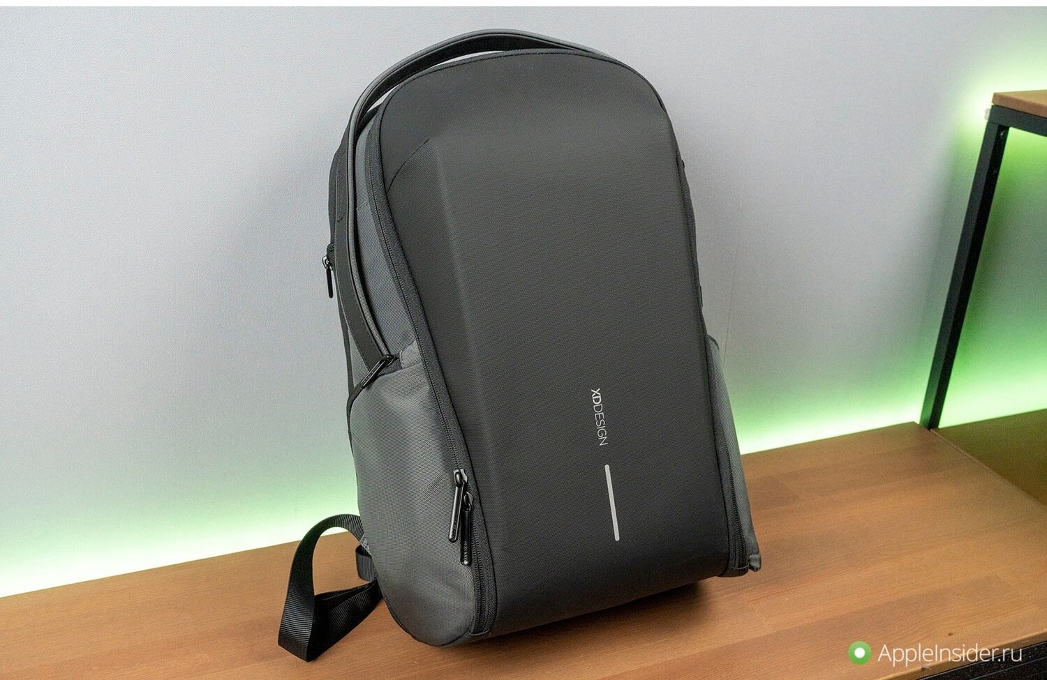 Походил неделю с самым технологичным рюкзаком — обзор XD Design Bizz Backpack. XD Design Bizz Backpack не только стильный, но и практичный. Фото.