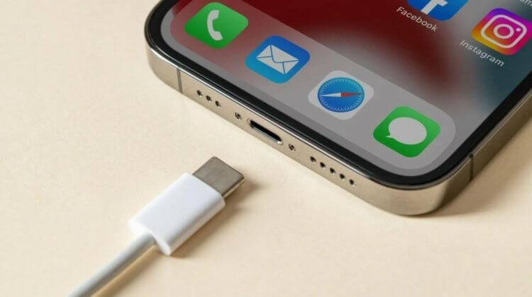 Быстрая зарядка в телефоне. Благодаря USB-C в iPhone появится быстрая зарядка на 35 Вт. Фото.