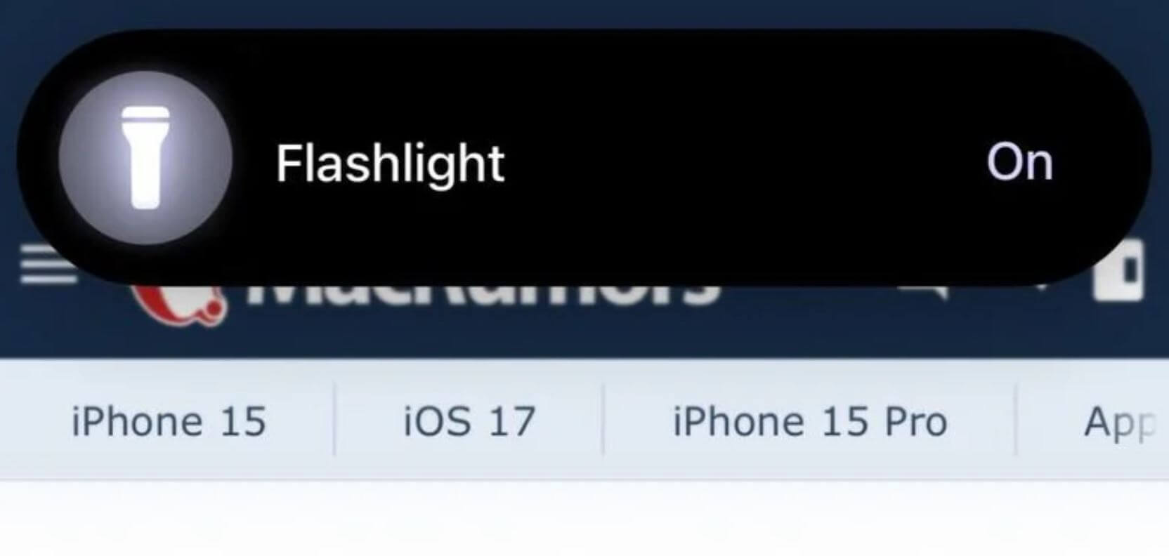 Что нового в iOS 17.1 beta 1. Индикатор фонарика теперь отображается в Dynamic Island на всех моделях. Фото.