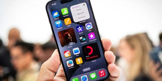 Представлен iPhone 15 с Type-C и огромным вырезом на экране