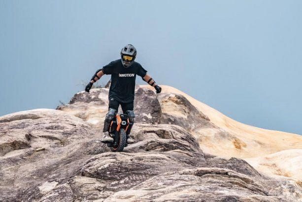 Представлено моноколесо для экстремальных поездок на скорости до 110 км/ч