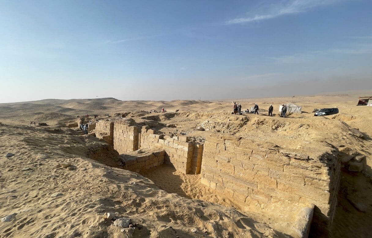 Ученые нашли гробницу в Египте. Восточная сторона гробницы Птахшепса. Фото.