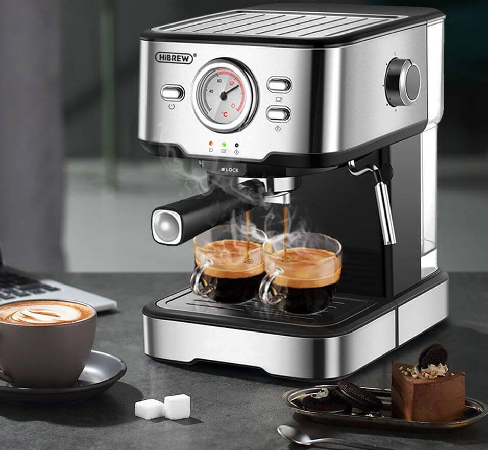 Недорогая кофемашина полуавтомат. Полуавтоматическая HiBREW H5 обладает насосом с высоким давлением для приготовления ароматного кофе. Фото.