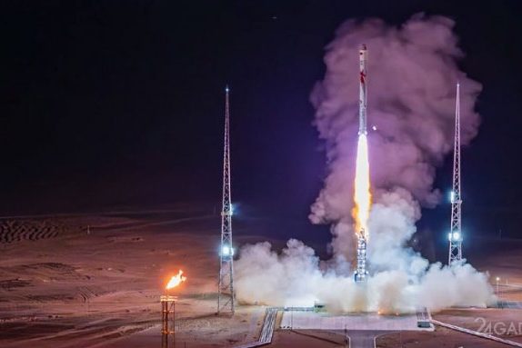 Китай первым в мире вывел в космос спутники на ракете