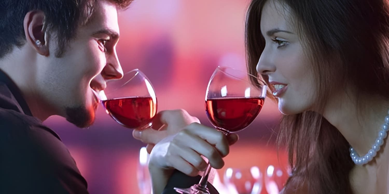 Выпить на брудершафт это. Романтический вечер с вином. Дружеское свидание. Свидание влюбленных. Свидание в ресторане.