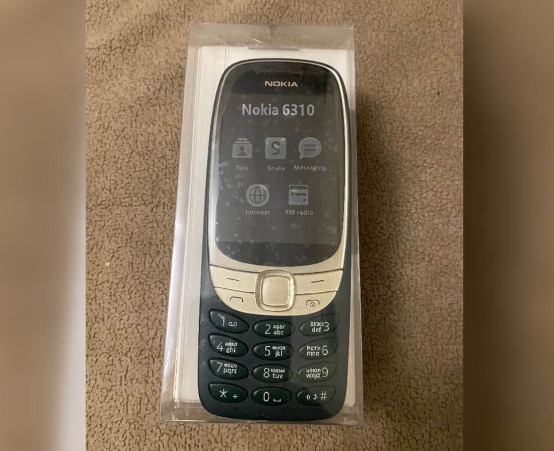 Какой кнопочный телефон с Ватсапом купить. На Nokia 6310 можно установить Ватсап, чтобы оставаться на связи. Фото.