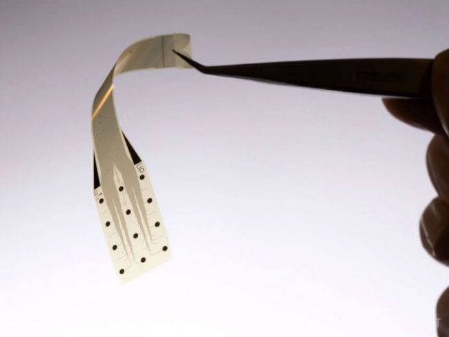 Нейроимплантат из графена сможет одновременно читать мысли и лечить болезнь