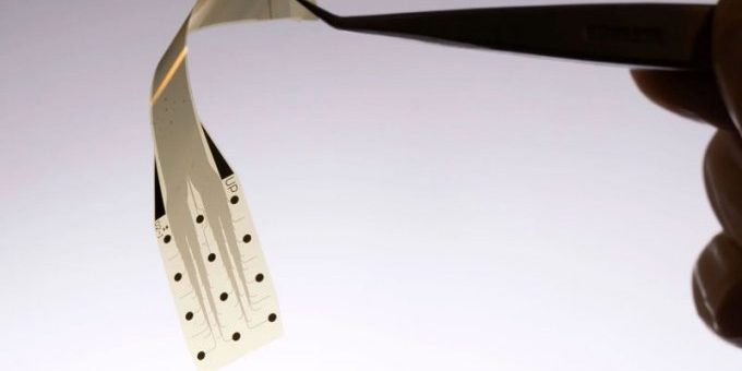 Нейроимплантат из графена сможет одновременно читать мысли и лечить болезнь