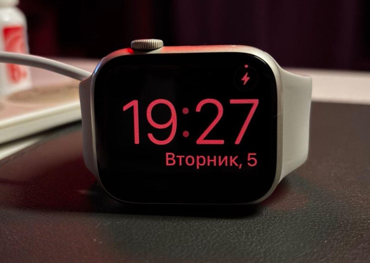 Лучшие недорогие Apple Watch — какие выбрать. Apple Watch Series 7 долго держат заряд — хватает на 2 дня минимум. Фото.