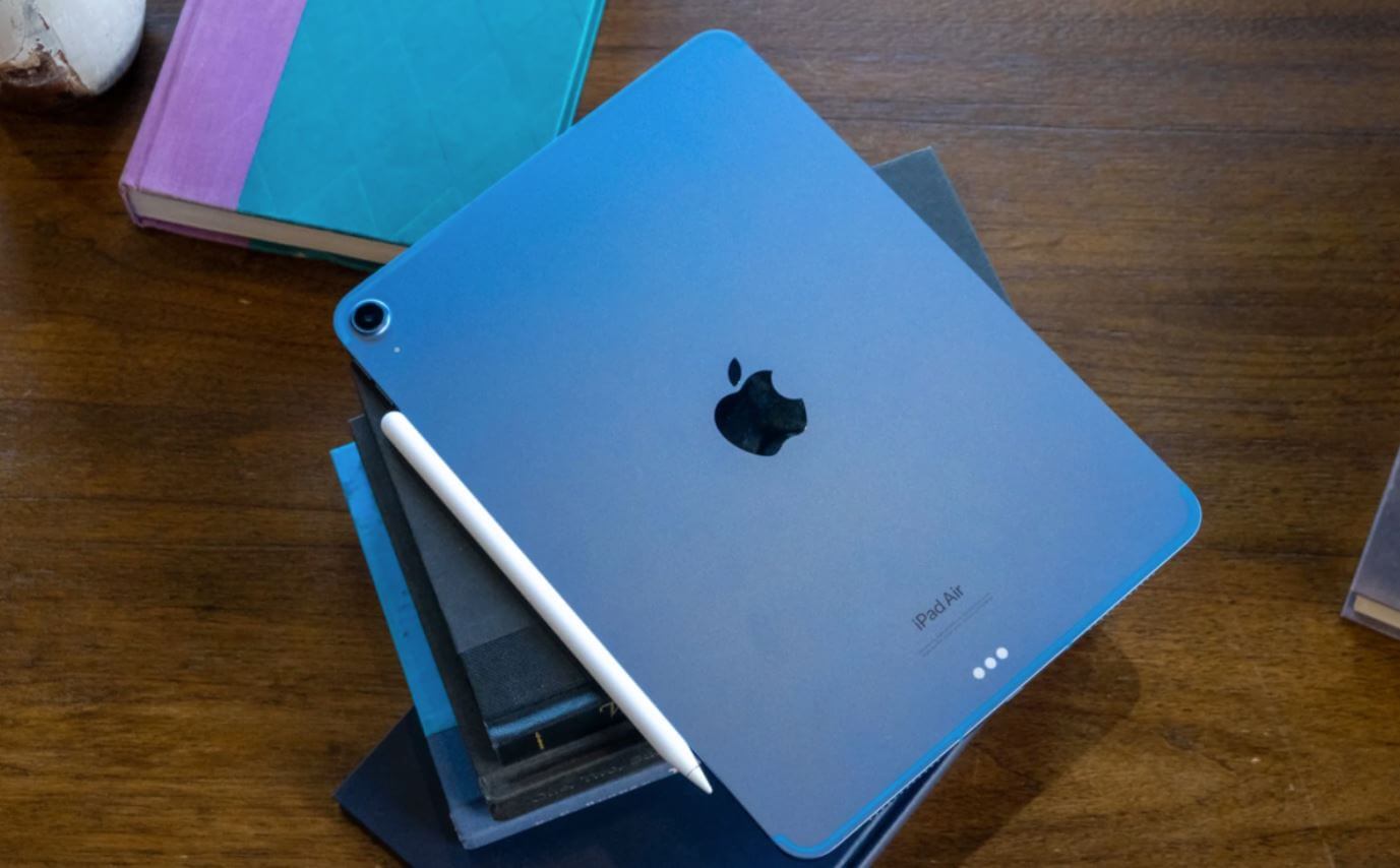 Какой iPad купить в 2025 году. iPad Air M1 — надежный выбор на ближайшие годы. Фото: wsucm.store. Фото.