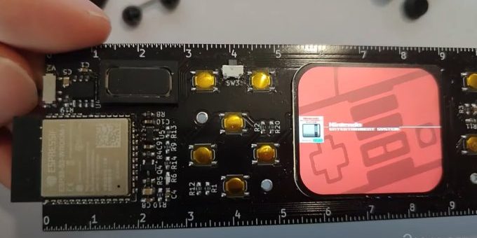 Инженер собрал крайне необычную ретроконсоль (2 фото + видео)