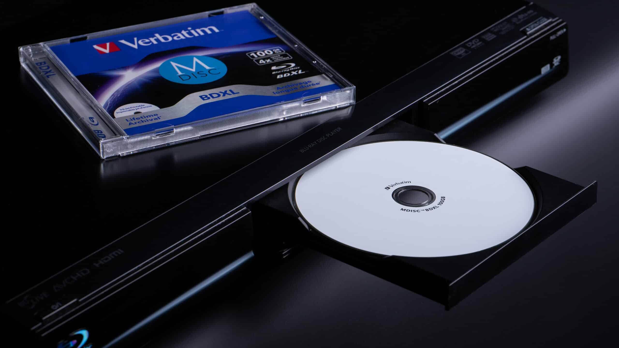 Что такое M-DISC и почему его используют для хранения данных на века. M-DISC подходит для архивации юридических, медицинских и исторических данных. Источник изображения:verbatim.fi. Что такое M-DISC и почему его используют для хранения данных на века. M-DISC подходит для архивации юридических, медицинских и исторических данных. Источник изображения:verbatim.fi. Фото.