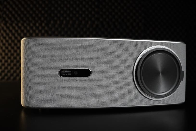 внешний вид проектора PROGAGA PG610W