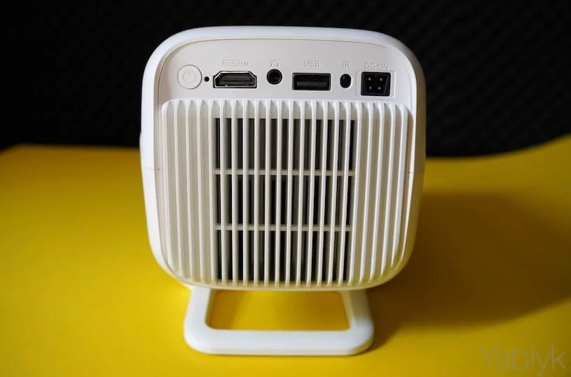 Проектор PROGAGA PG370 - внешний вид сзади