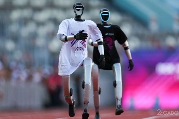 Два робота пробежали стометровку на чемпионате России по легкой атлетике