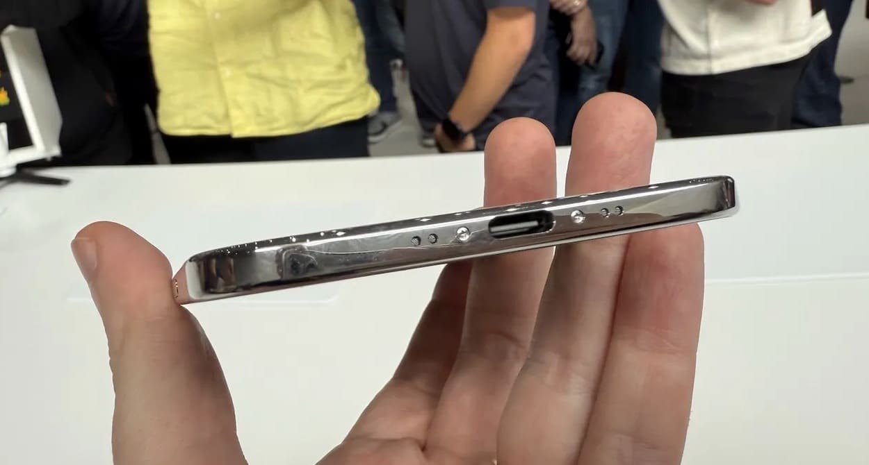 iPhone Air и iPhone 17 поддерживают только USB 2