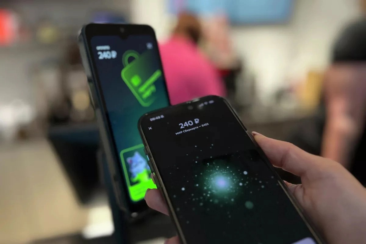 ВТБ запускает бесконтактную оплату на iPhone, как у Сбера и Т-Банка. Клиенты ВТБ, начинайте потихоньку радоваться. Изображение: rbc.ru. ВТБ запускает бесконтактную оплату на iPhone, как у Сбера и Т-Банка. Клиенты ВТБ, начинайте потихоньку радоваться. Изображение: rbc.ru. Фото.