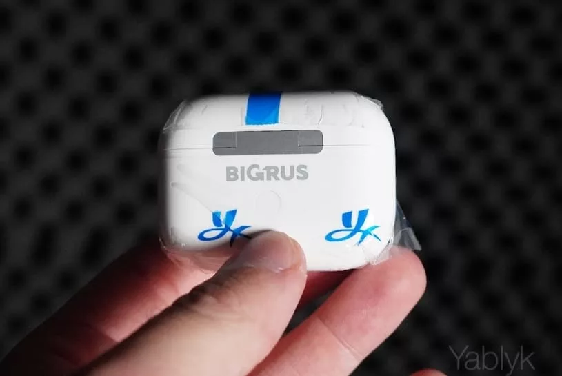 Наушники из комплекта к проектору BIGRUS X ULTRA MAX