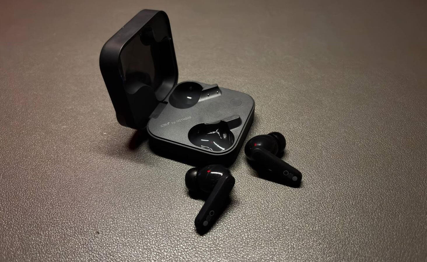 Какие наушники взять вместо AirPods. Потрясные наушники выдают отменный звук и стоят очень дешево. Фото.